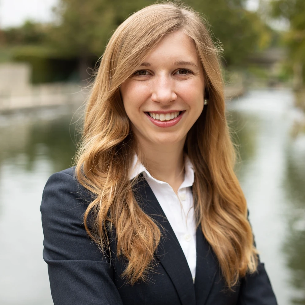 Amy Kroll headshot