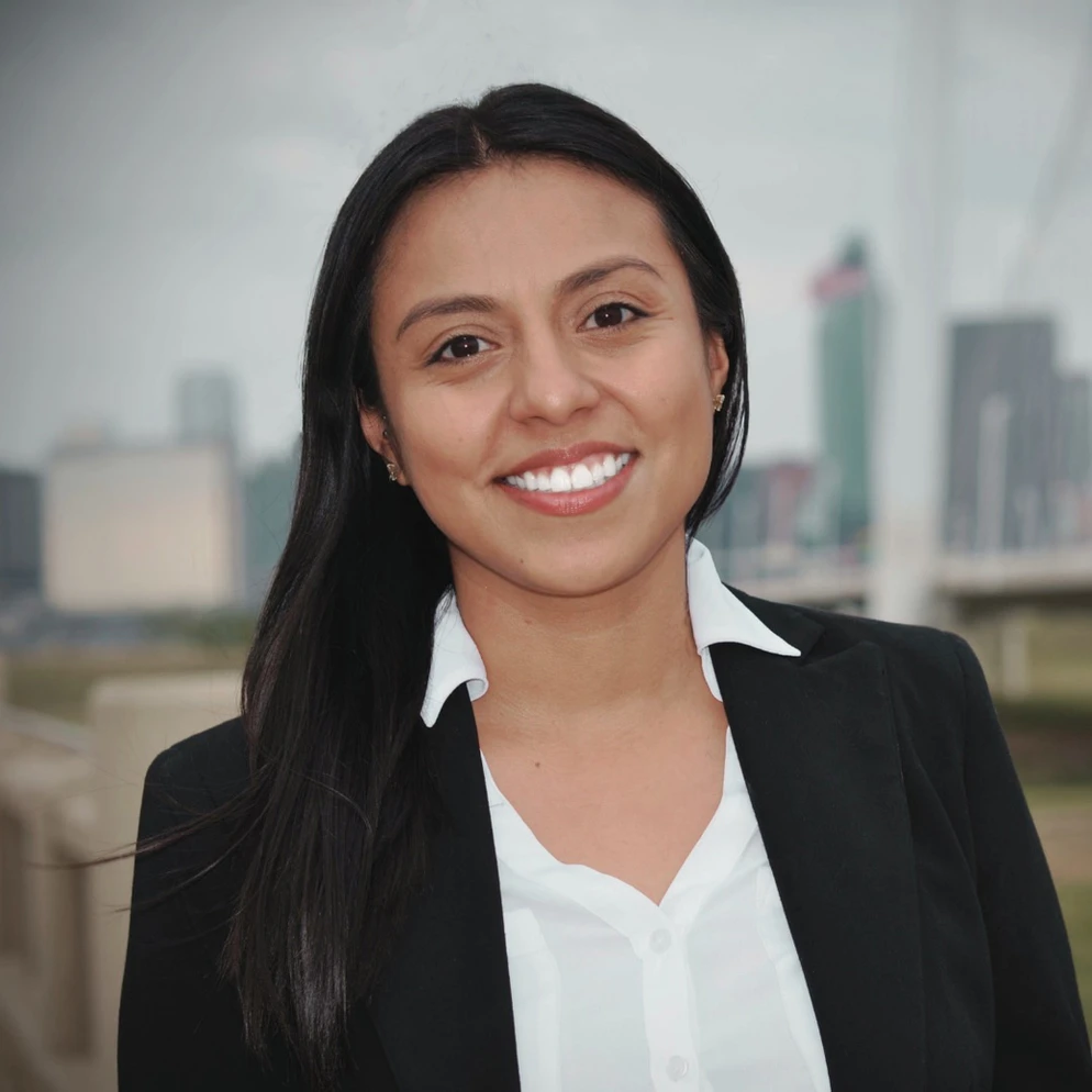 Jasmin Flores headshot