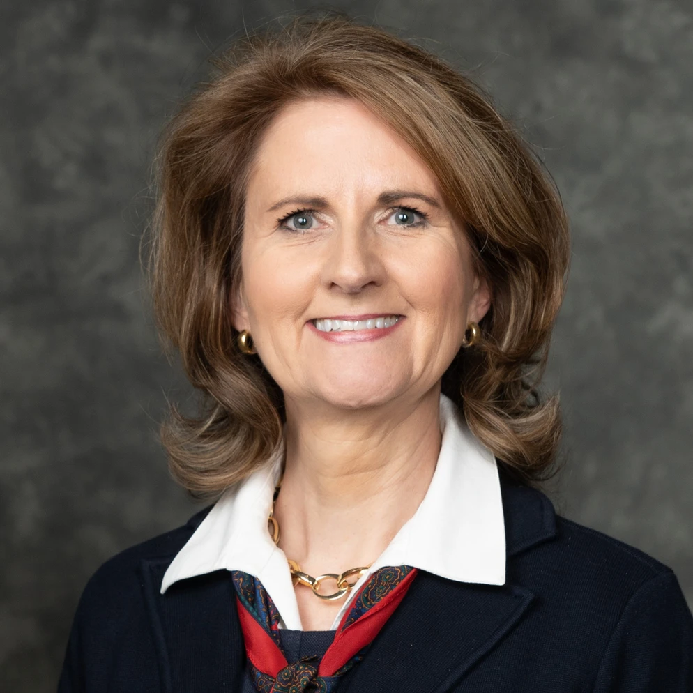 Lucy Hebron headshot