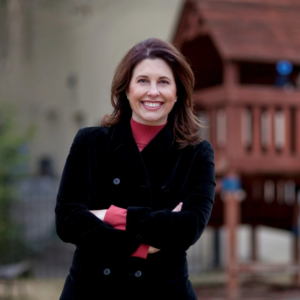 Suzanne Smith headshot